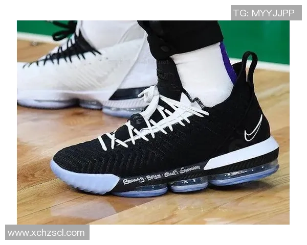 詹姆斯在湖人对掘金比赛中穿着的球鞋引发球迷热议与关注